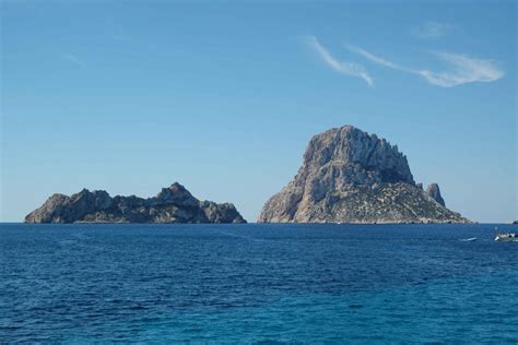 Relájate y navega en Ibiza - Es Vedra